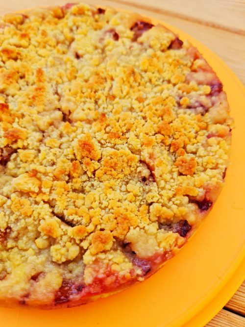 Keto Zwetschgendatschi mit Butterstreusel